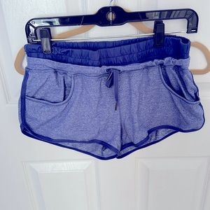 Women’s Lululemon Hotty Hot shorts size 8